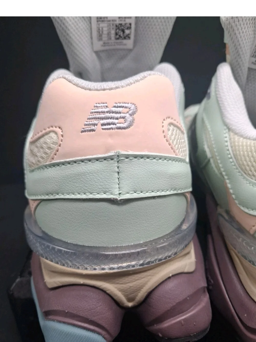 New Balance 9060 Women’s Mint & Cream Running/ Training Sneakers. NWOT.